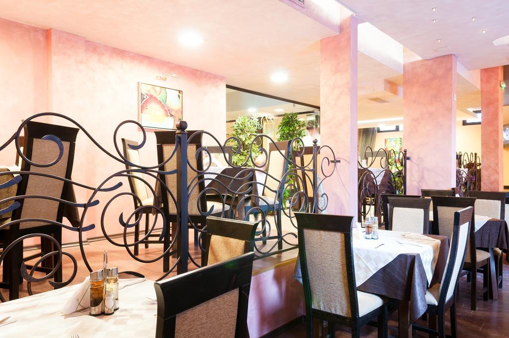 Tes Flora Apartments Μπόροβετς Εξωτερικό φωτογραφία