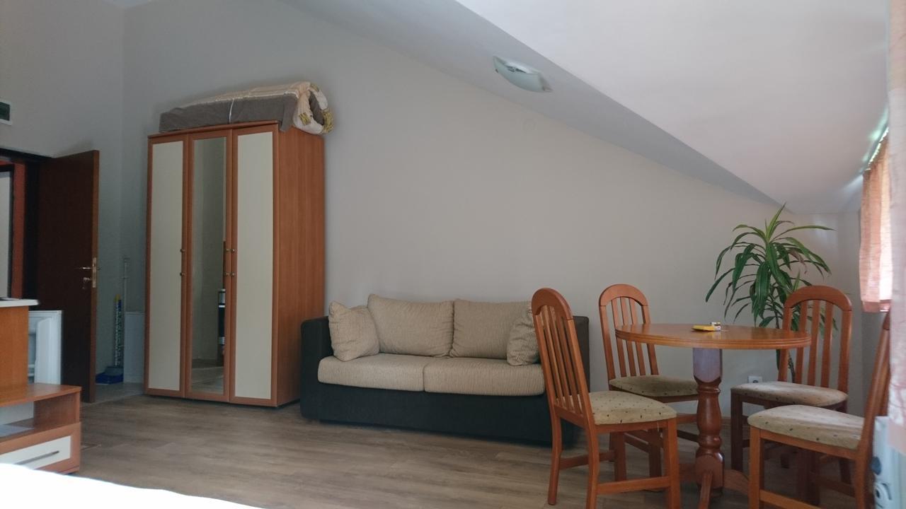 Tes Flora Apartments Μπόροβετς Εξωτερικό φωτογραφία